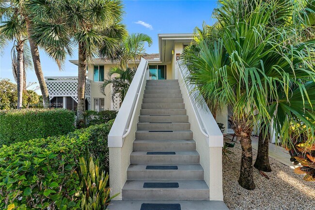 Building Photo - 353 S US Hwy 1