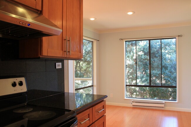 Building Photo - 4 Admiral Dr