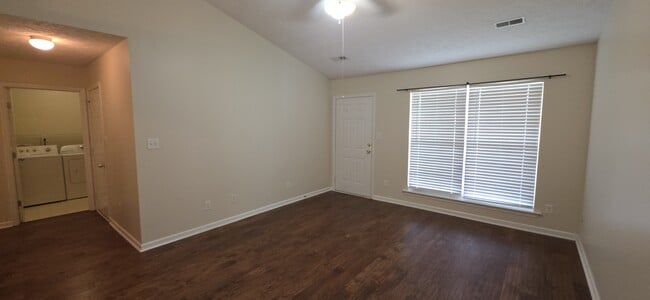 Building Photo - 528 McKean Dr