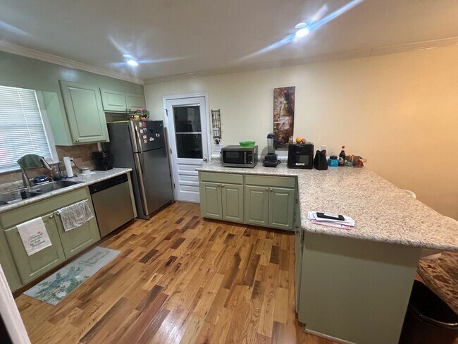 Foto del edificio - 3220 Woodsen Cir