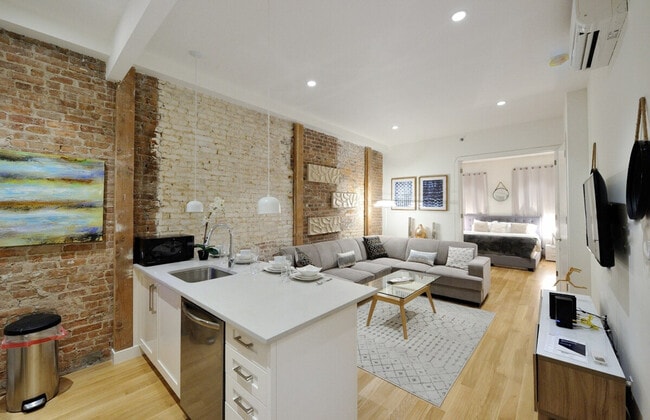 Building Photo - 348 W 45th St