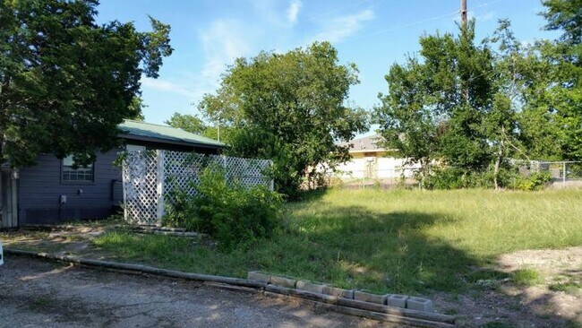 Foto del edificio - 839 E Belt Line Rd