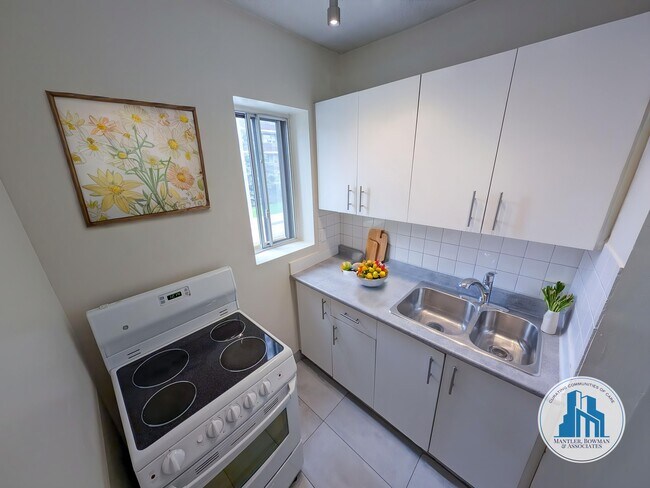 Photo du bâtiment - 22-22 Robina Ave