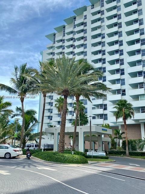 Foto principal - 2899 Collins Ave