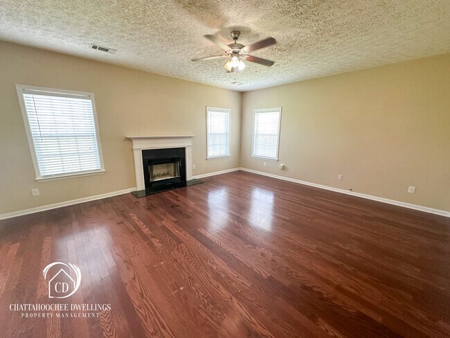 Building Photo - 16 Oakwood Dr
