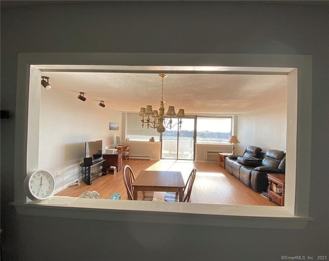Building Photo - 50 Birdseye St
