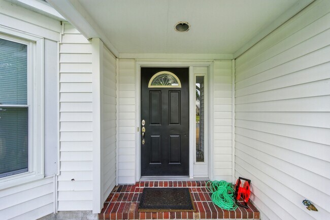 Foto del edificio - 3077 Silver Maple Dr