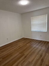 Building Photo - 3013 Allred Dr