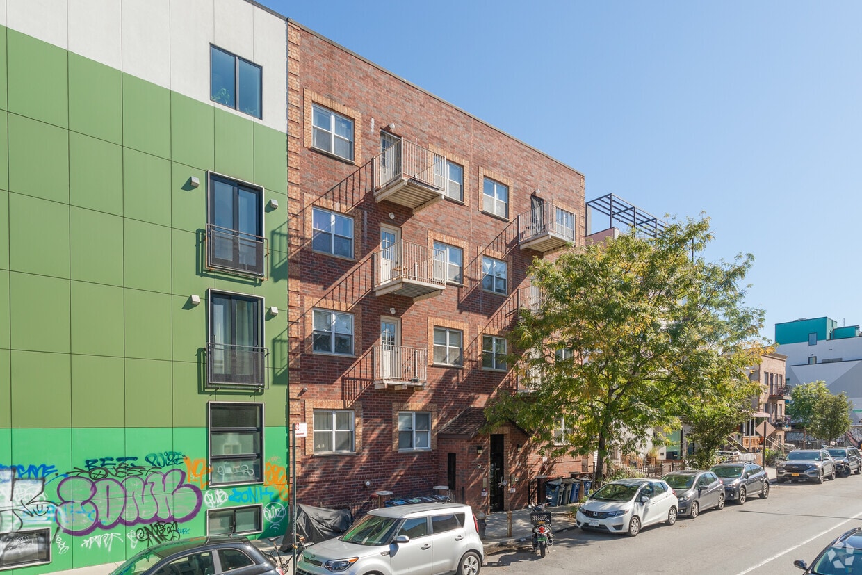 Foto principal - 261-263 Evergreen Ave