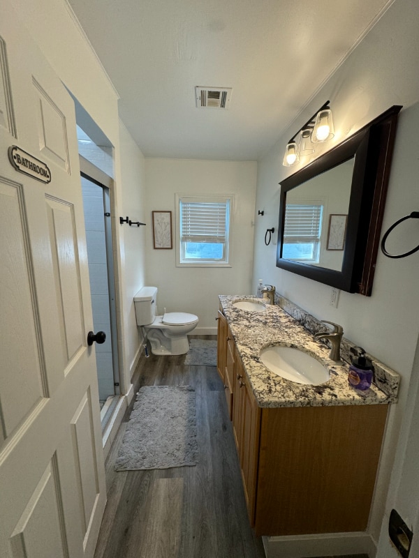 Foto del edificio - 805 E Taylor St