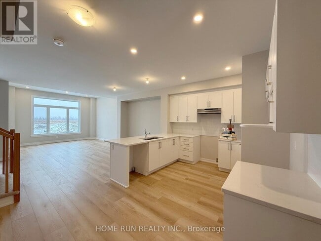 Building Photo - 515 Galanthus Walk