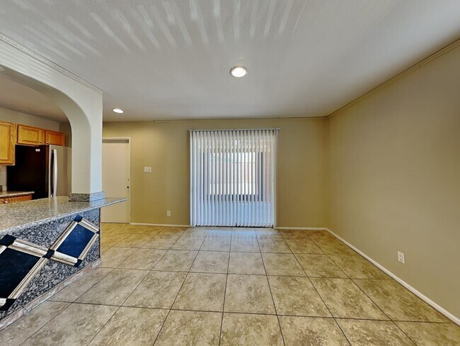 Building Photo - 3608 W Sierra Vista Dr