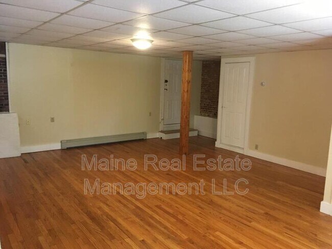 Building Photo - 12-16 5th St