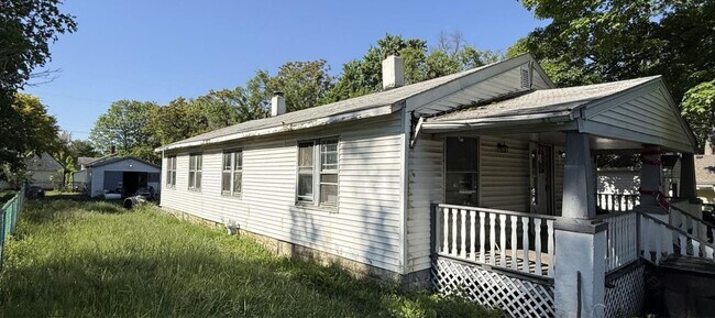 Building Photo - 941 W Waggoner St