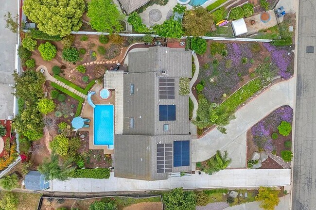 Building Photo - Luxury 3BR Home w/ Pool, Spa, Solar, RV Pa...