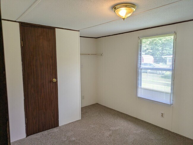 Building Photo - Welcome Neighbor!