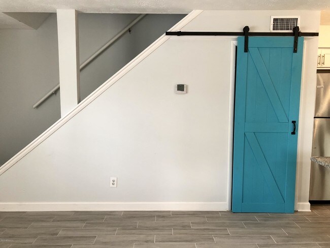 Foto del edificio - 377 Ahern St