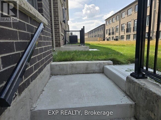 Photo du bâtiment - 64 Singhampton Rd