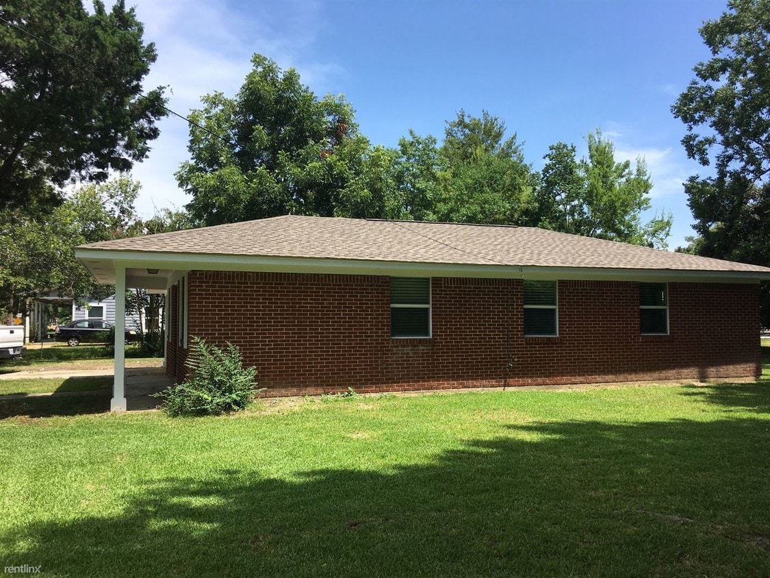 604 Sycamore St, Bay Saint Louis, MS 39520 House Rental in Bay Saint