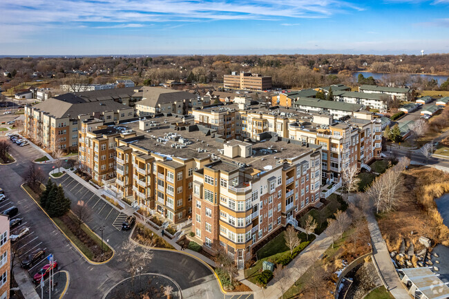 Aerial Photo - Silver Lake Village