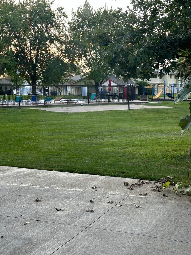 Foto del edificio - 3632 Cedarwood Ct