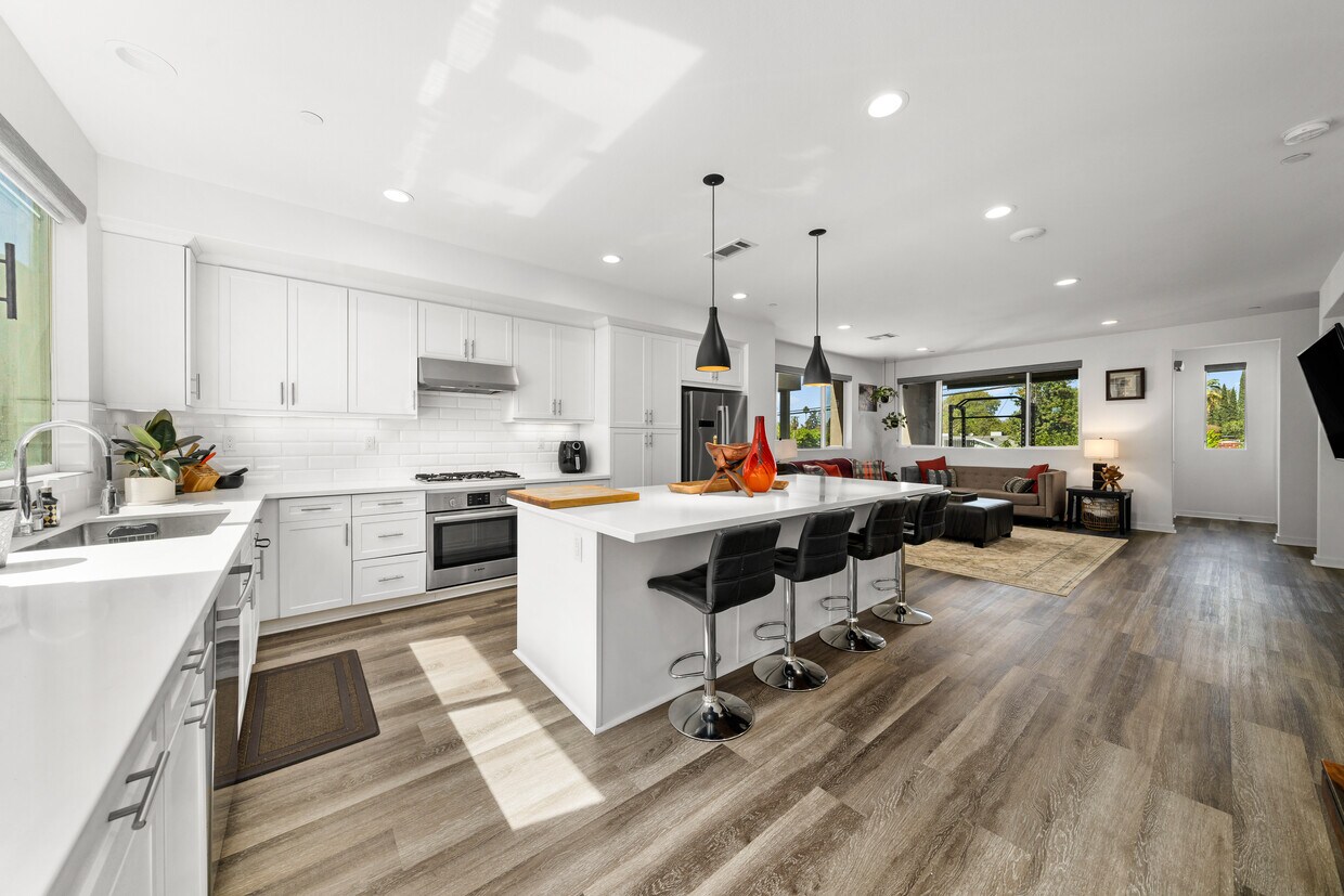 Foto principal - 13157 W Lumina Way