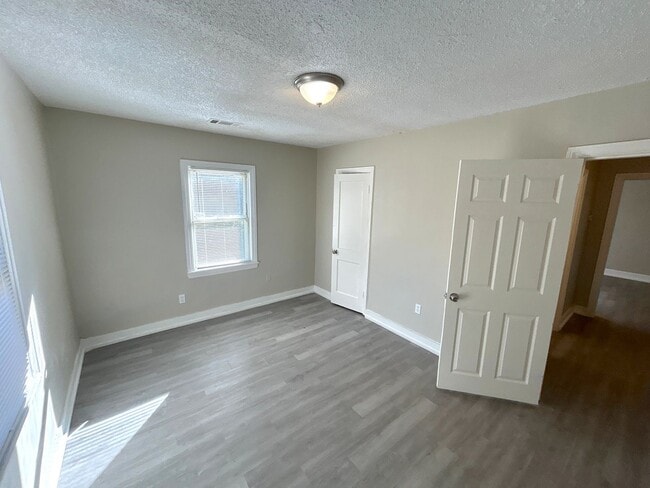 Photo - 1231 Pera Ave House