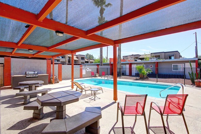 Foto del edificio - 1717 W Missouri Ave