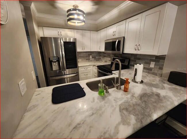 Kitchen - 2735 SW 35th Pl