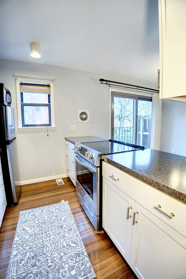 2412 Grandview Ave, Cincinnati, OH 45206 Townhome Rentals in