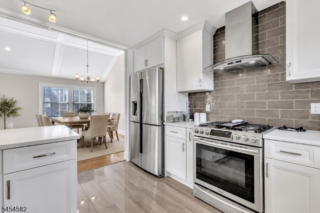 Building Photo - 46 Cortlandt St