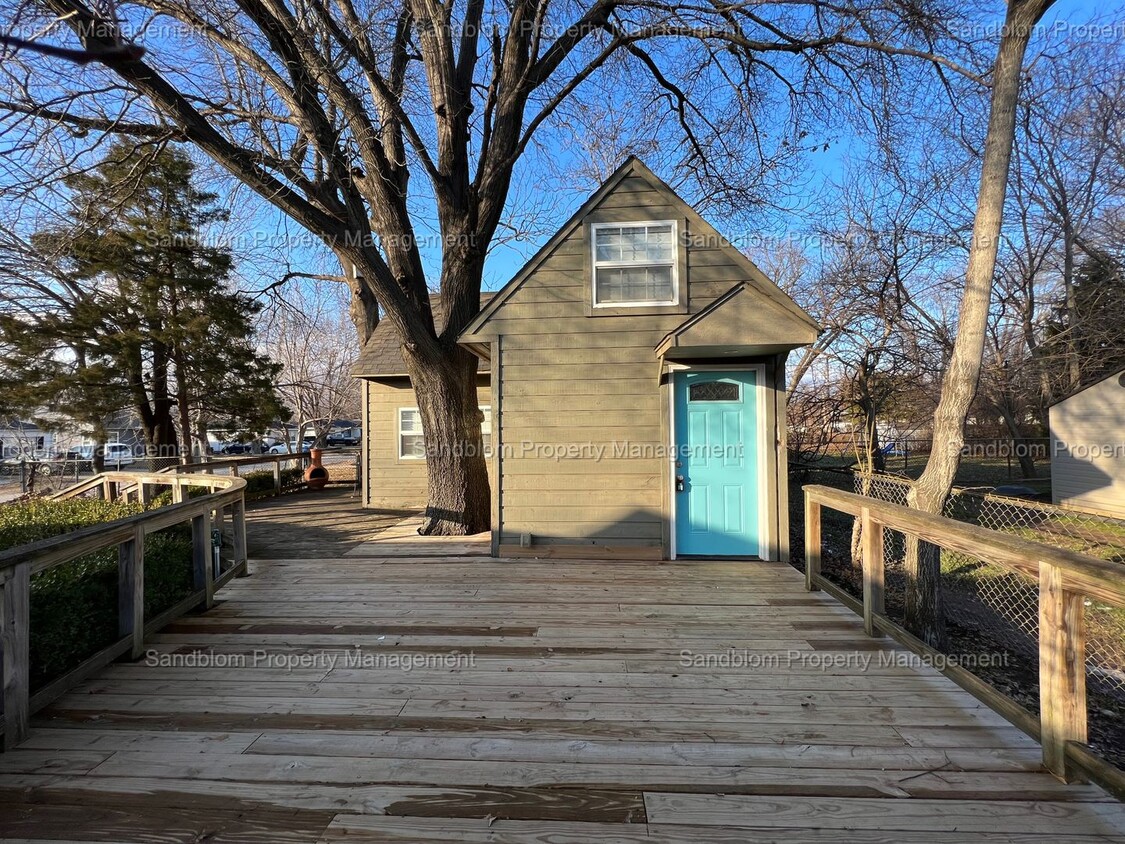 Primary Photo - FOR LEASE | Mid-town Tulsa | 1 Bed, 1 Bath...