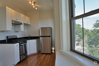 Building Photo - 102 Willow St