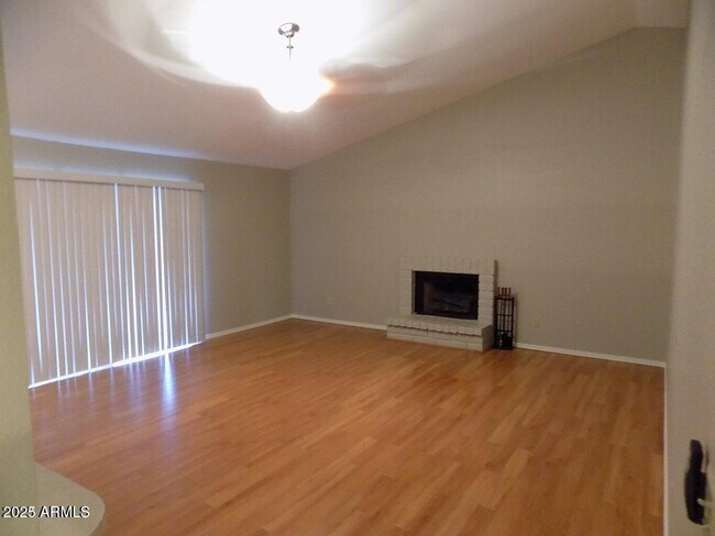 Foto del edificio - 9081 E Aster Dr