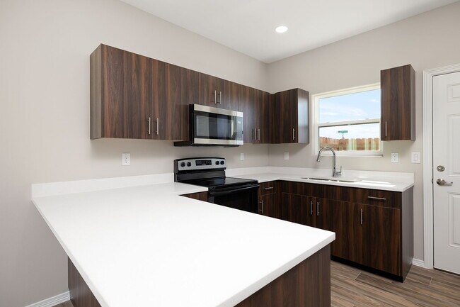 Foto del edificio - 4216 Walnut Ave