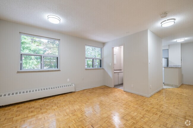 1BR, 1BA - Salon et salle à manger - 549 N Service Rd