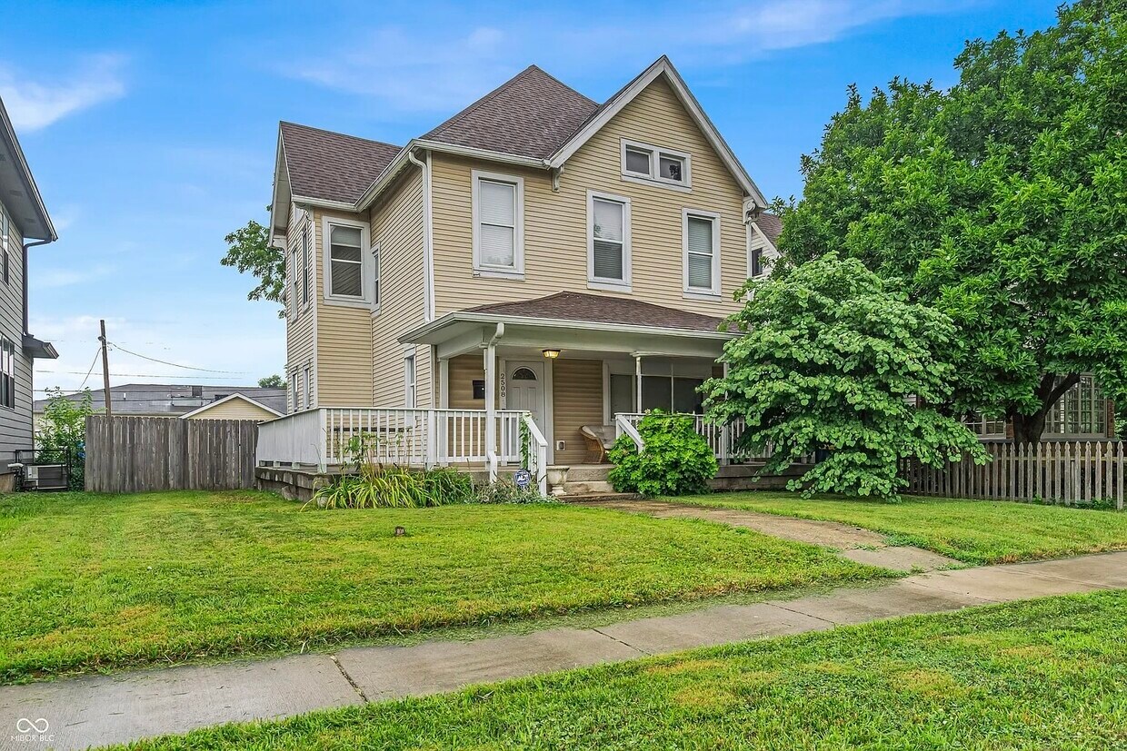 Foto principal - 2508 Carrollton Ave