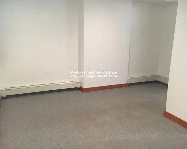 Foto del edificio - 16-18 Edgerly Rd