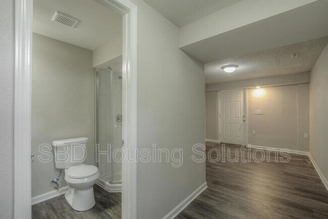 Building Photo - 18603 E 14th Terrace N