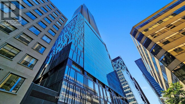 Building Photo - 488 University Ave