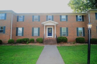 Building Photo - 8205 Willowbrook Cir SE