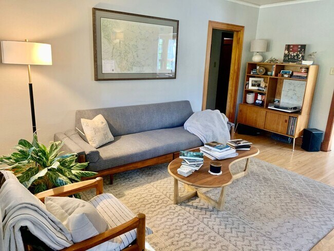 Foto del edificio - Charming 3 Bed, 2 Bath Craftsman in Missoula’s Coveted University Area