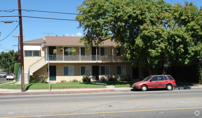 Building Photo - Oxnard Street