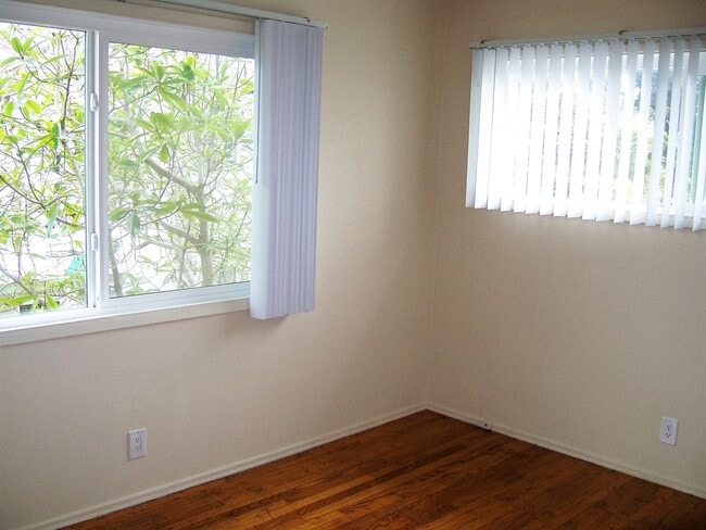 Building Photo - 830 Felspar St