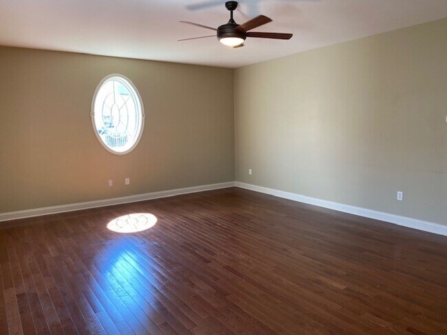 Foto del edificio - 3 Bedroom 3.5 Bath Town-Home For Rent In C...