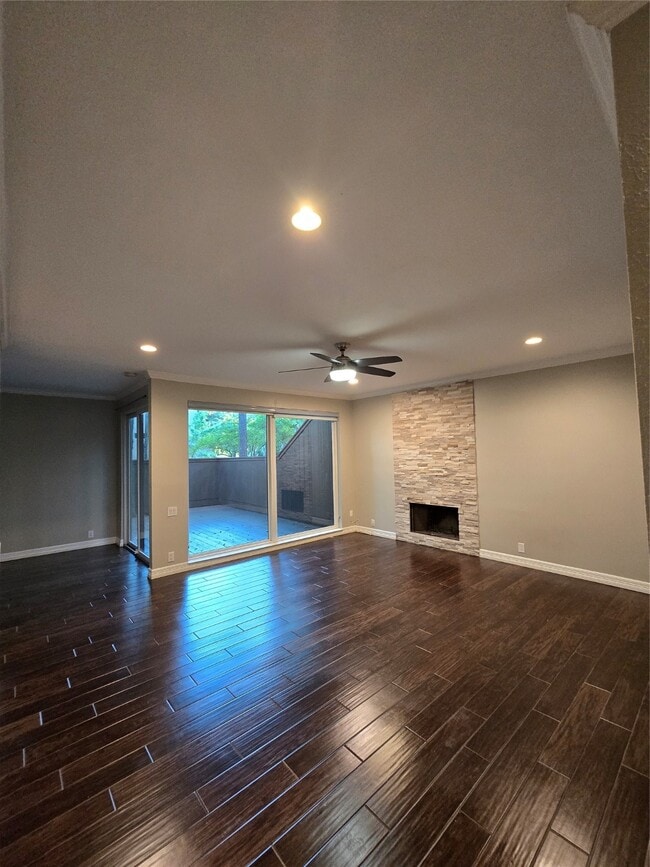 Building Photo - 233 Litchfield Ln