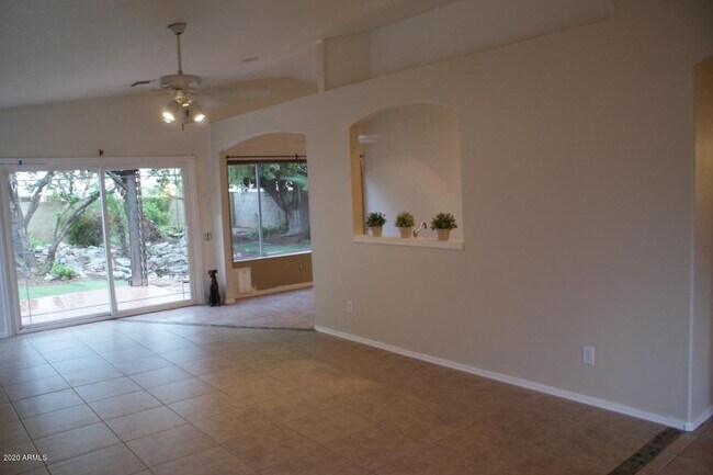 Building Photo - 3537 E Kelton Ln