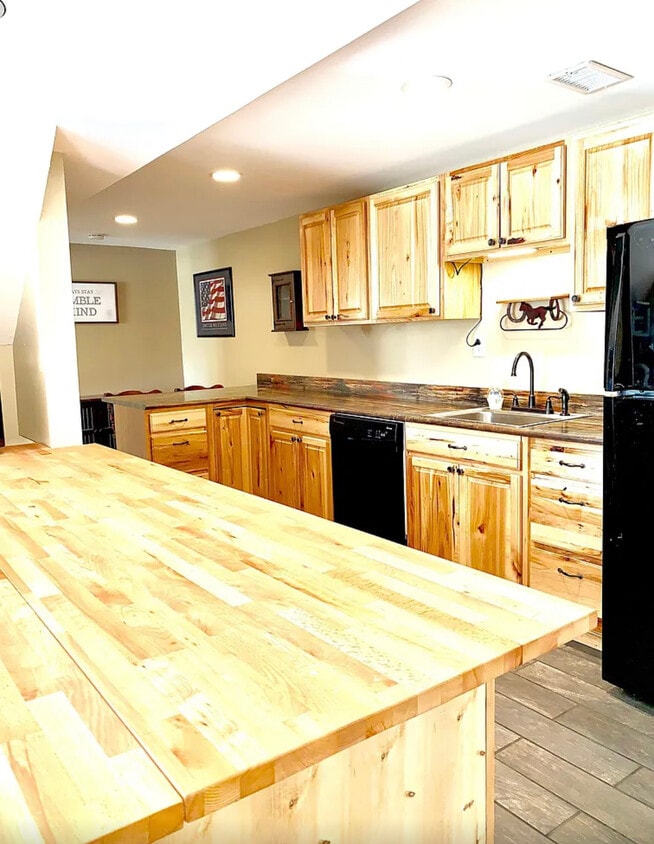 Primary Photo - 5412 Amberwood Ln