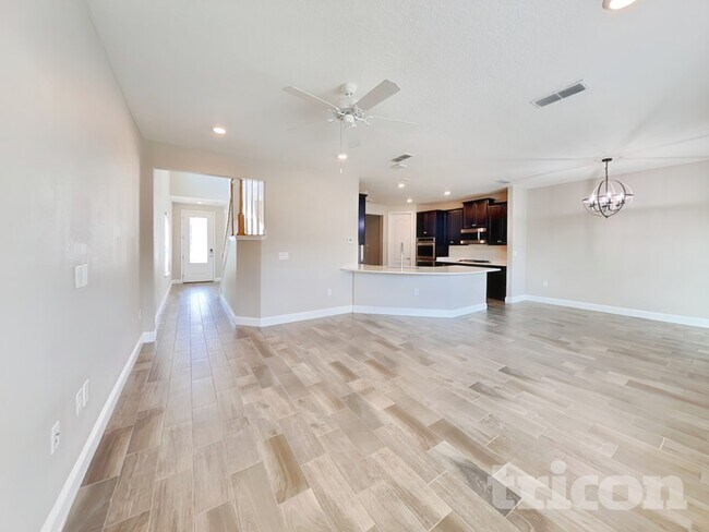 Foto del edificio - 195 Silver Creek Pl