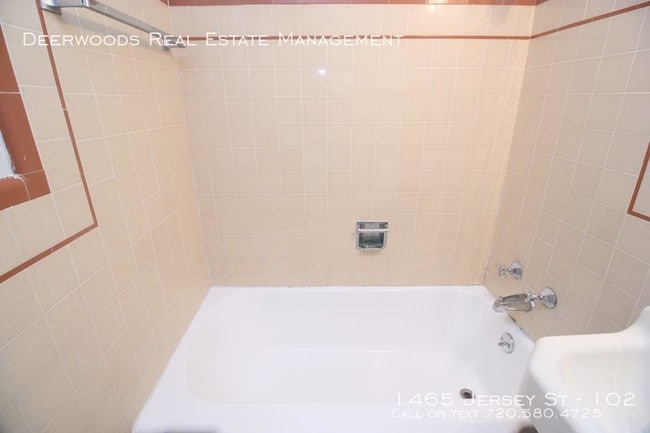 Building Photo - 2 bedroom in Denver CO 80220